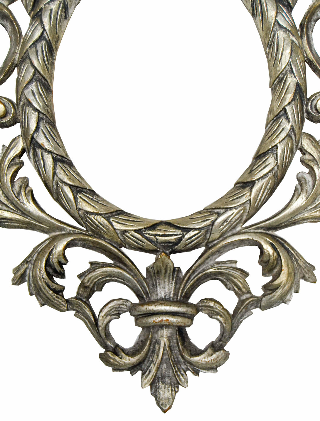 Close-up buttom of the French bow detail on the Vintage Elegance Picture Frame, highlighting its intricate craftsmanship